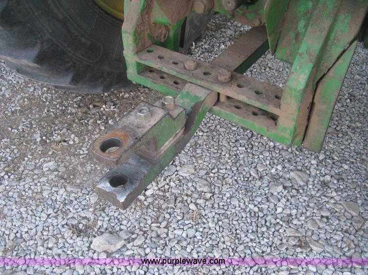 image for item H4272 1989 John Deere 4955 MFWD tractor