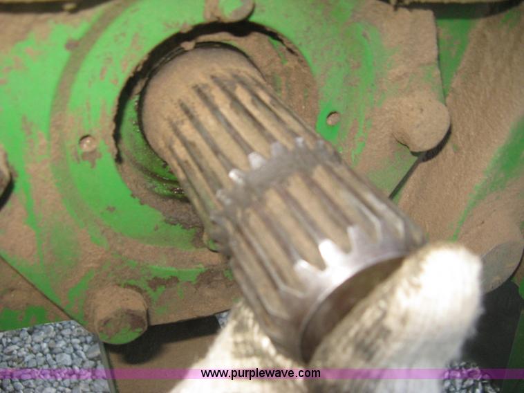 image for item H4272 1989 John Deere 4955 MFWD tractor