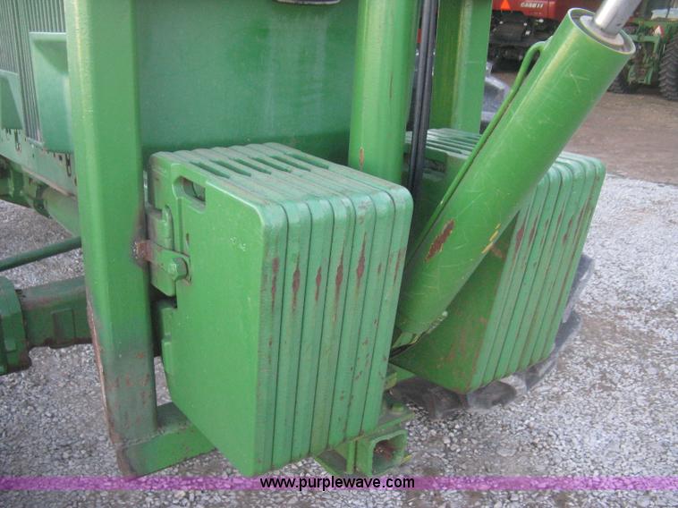 image for item H4272 1989 John Deere 4955 MFWD tractor