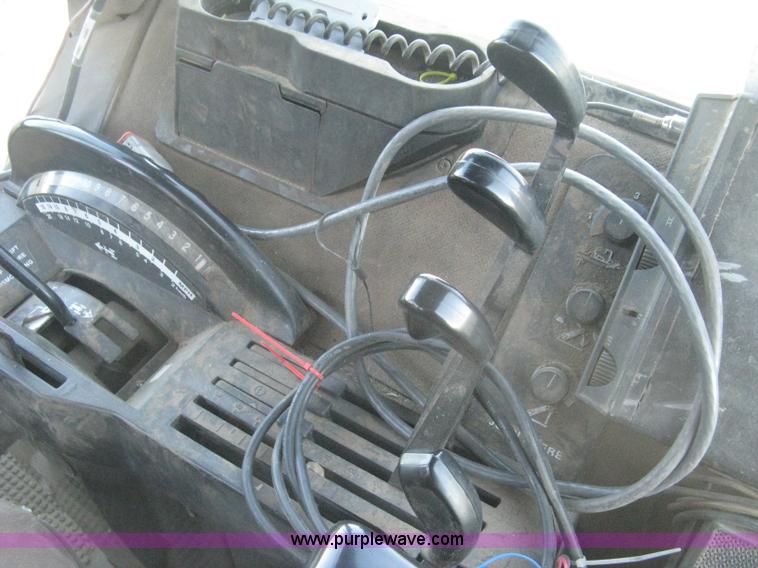 image for item H4272 1989 John Deere 4955 MFWD tractor