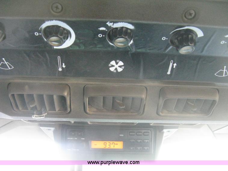 image for item H4272 1989 John Deere 4955 MFWD tractor