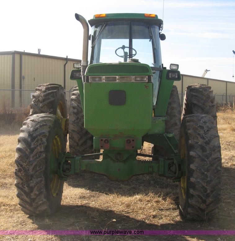 image for item H4334 1992 John Deere 4960 MFWD tractor