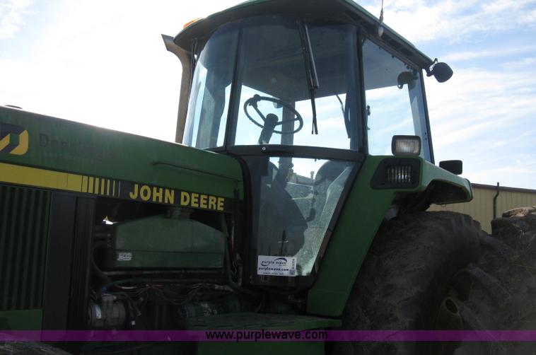 image for item H4334 1992 John Deere 4960 MFWD tractor