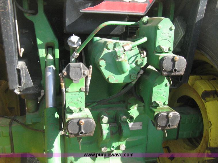 image for item H4334 1992 John Deere 4960 MFWD tractor