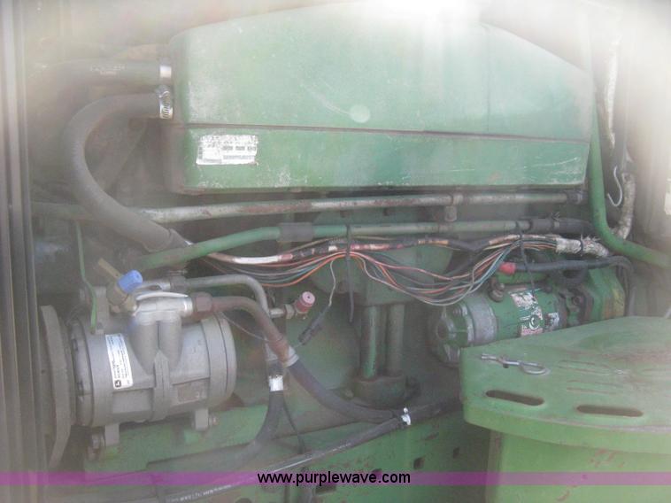 image for item H4334 1992 John Deere 4960 MFWD tractor