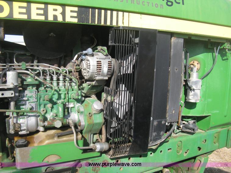 image for item H4334 1992 John Deere 4960 MFWD tractor