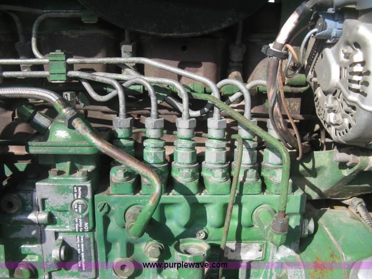 image for item H4334 1992 John Deere 4960 MFWD tractor