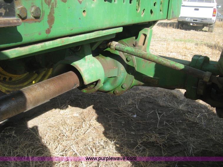 image for item H4334 1992 John Deere 4960 MFWD tractor