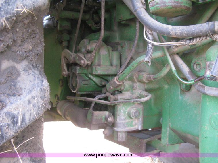 image for item H4334 1992 John Deere 4960 MFWD tractor