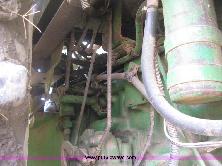 image for item H4334 1992 John Deere 4960 MFWD tractor