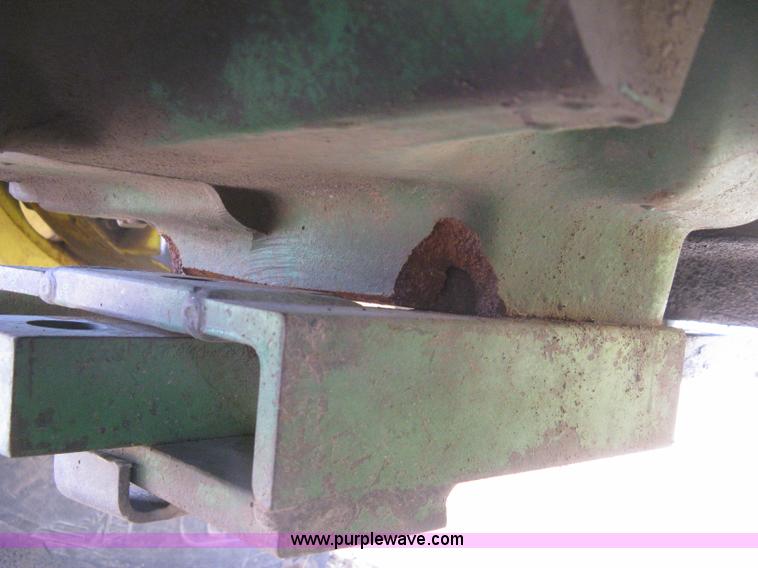 image for item H4334 1992 John Deere 4960 MFWD tractor