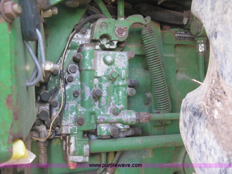 image for item H4334 1992 John Deere 4960 MFWD tractor