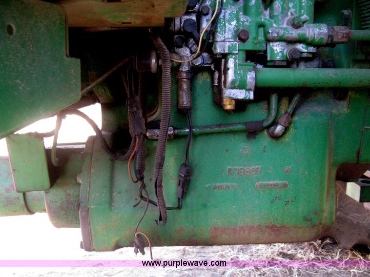 image for item H4334 1992 John Deere 4960 MFWD tractor