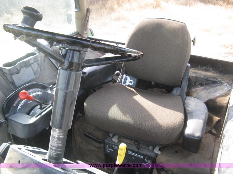 image for item H4334 1992 John Deere 4960 MFWD tractor