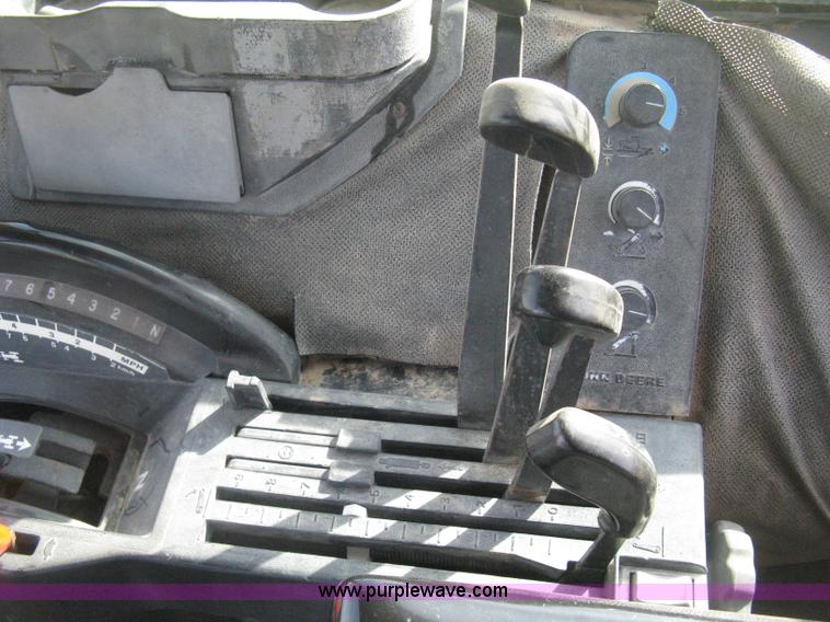 image for item H4334 1992 John Deere 4960 MFWD tractor