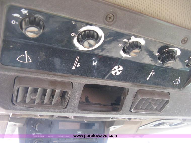 image for item H4334 1992 John Deere 4960 MFWD tractor