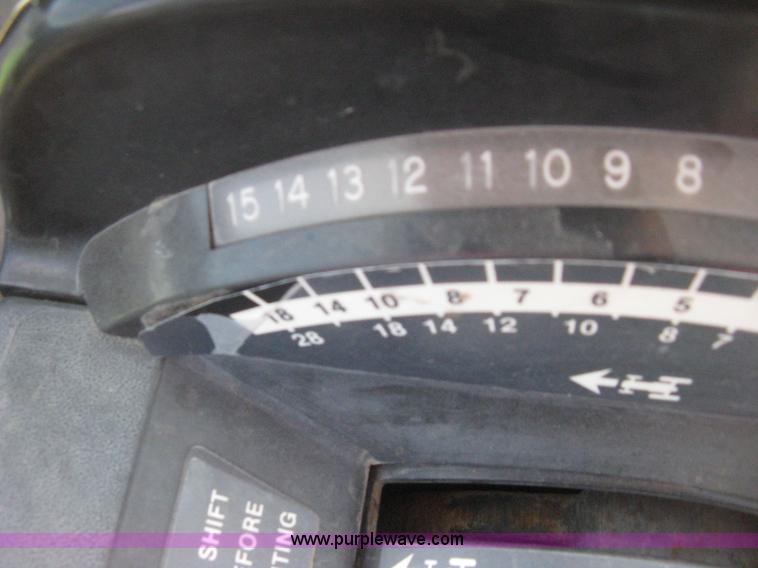 image for item H4334 1992 John Deere 4960 MFWD tractor