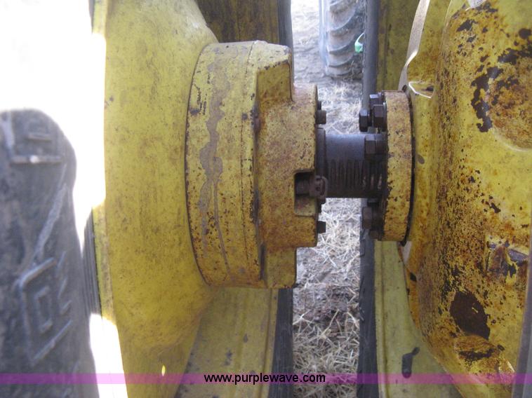 image for item H4334 1992 John Deere 4960 MFWD tractor