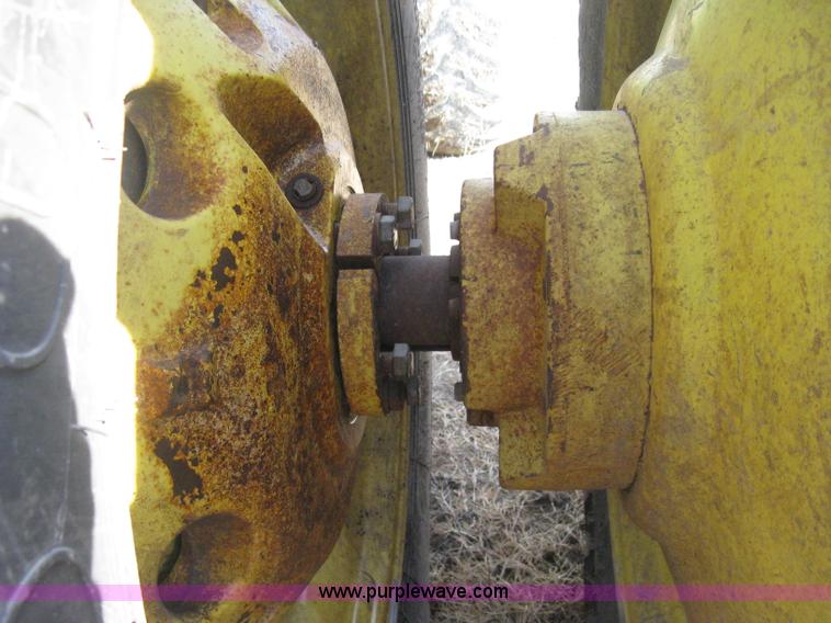 image for item H4334 1992 John Deere 4960 MFWD tractor