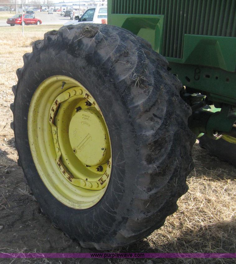 image for item H4334 1992 John Deere 4960 MFWD tractor