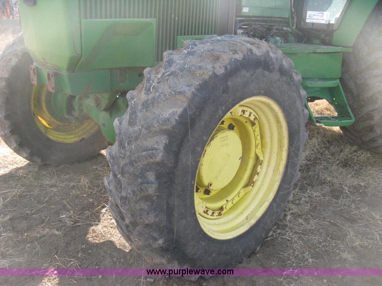 image for item H4334 1992 John Deere 4960 MFWD tractor