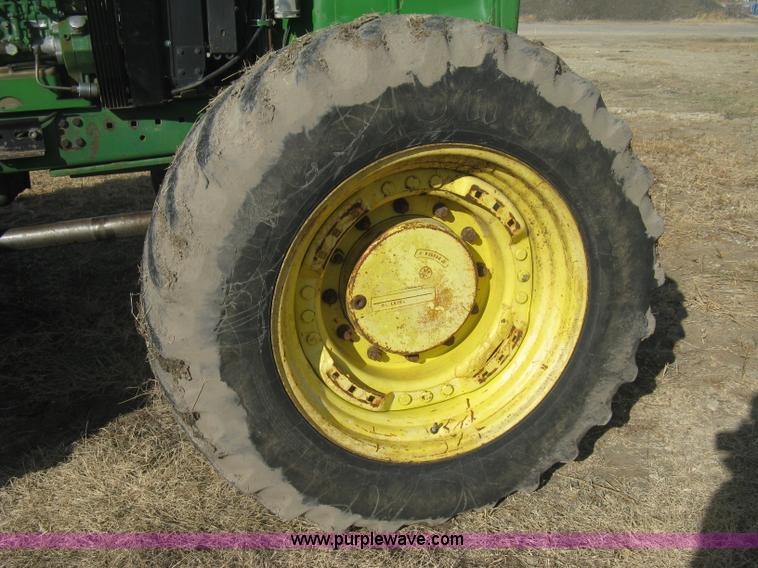 image for item H4334 1992 John Deere 4960 MFWD tractor