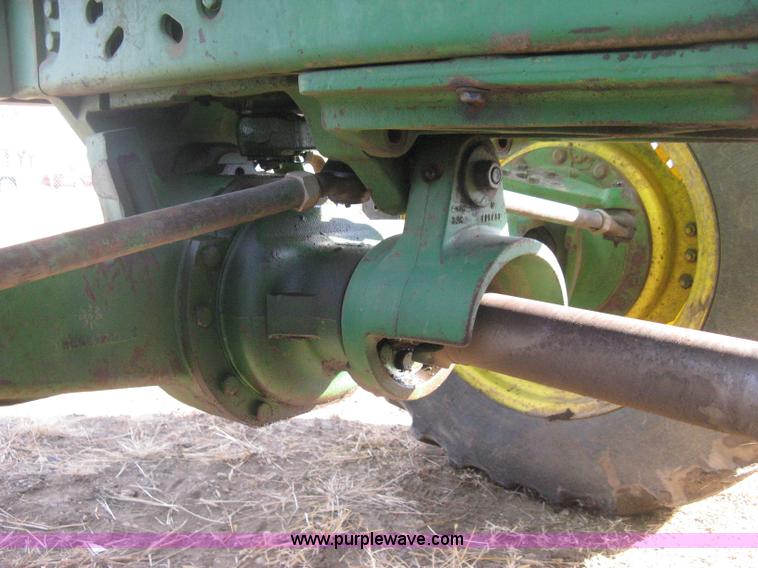 image for item H4334 1992 John Deere 4960 MFWD tractor