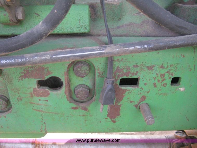 image for item H4334 1992 John Deere 4960 MFWD tractor