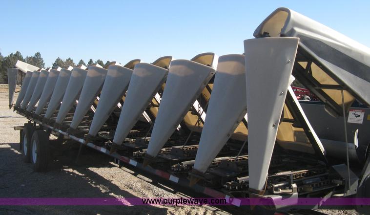 image for item H4336 2008 Gleaner 3000 1230R 12 row header