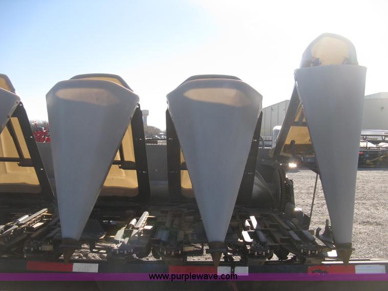 image for item H4336 2008 Gleaner 3000 1230R 12 row header