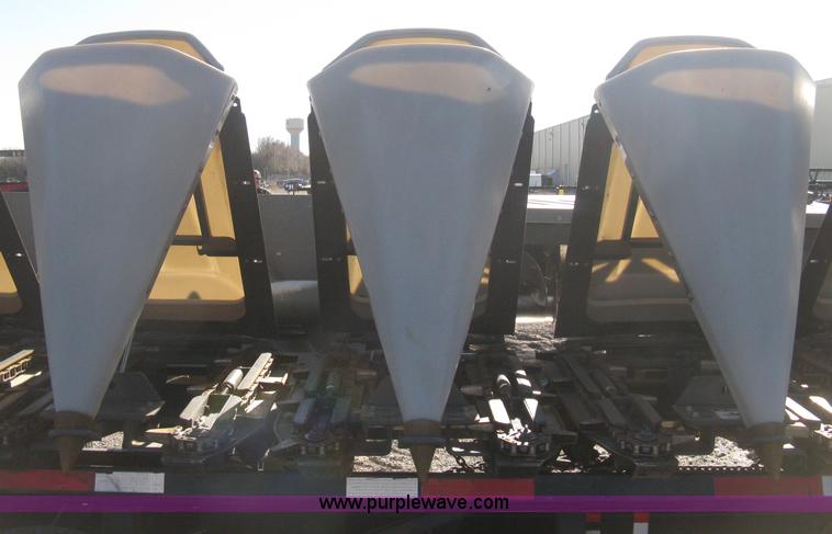 image for item H4336 2008 Gleaner 3000 1230R 12 row header