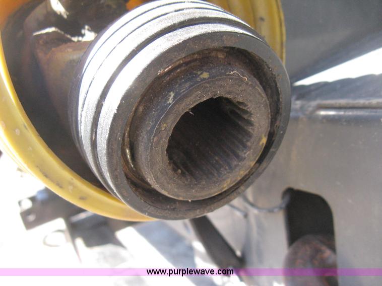 image for item H4336 2008 Gleaner 3000 1230R 12 row header