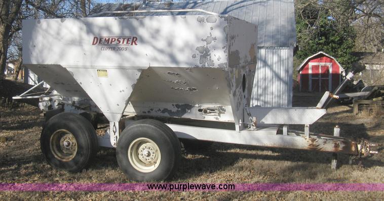image for item I5740 Dempster Clipper 200S dry fertilizer spreader