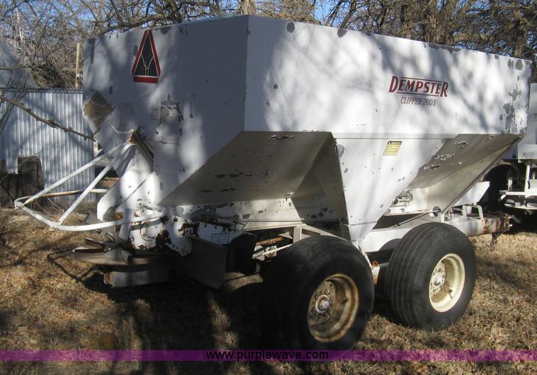 image for item I5740 Dempster Clipper 200S dry fertilizer spreader