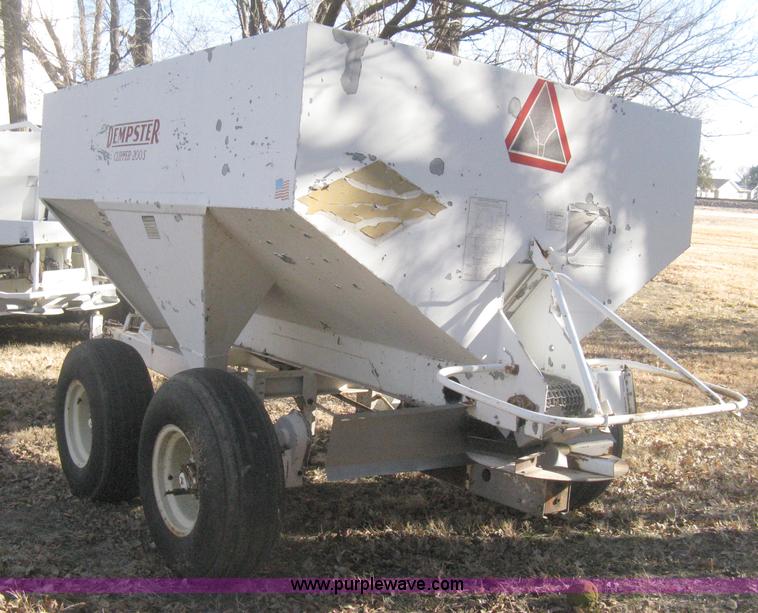 image for item I5740 Dempster Clipper 200S dry fertilizer spreader