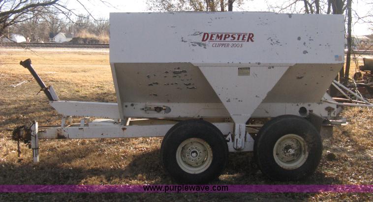 image for item I5740 Dempster Clipper 200S dry fertilizer spreader