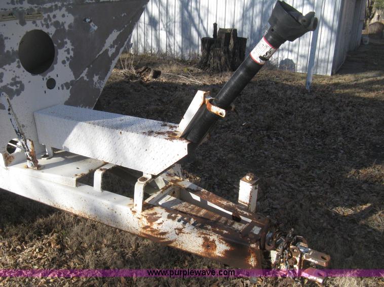 image for item I5740 Dempster Clipper 200S dry fertilizer spreader