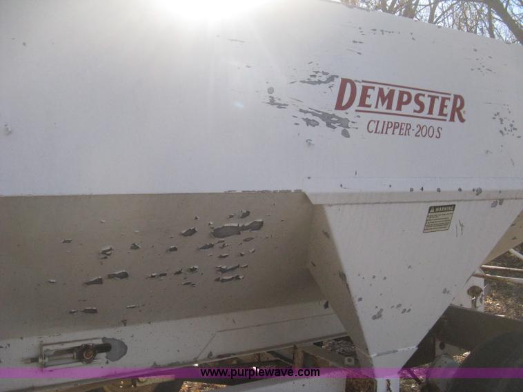 image for item I5740 Dempster Clipper 200S dry fertilizer spreader