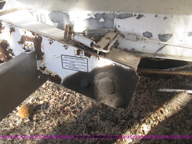 image for item I5740 Dempster Clipper 200S dry fertilizer spreader