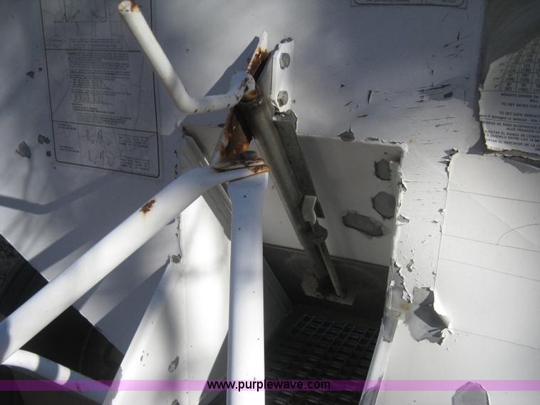 image for item I5740 Dempster Clipper 200S dry fertilizer spreader