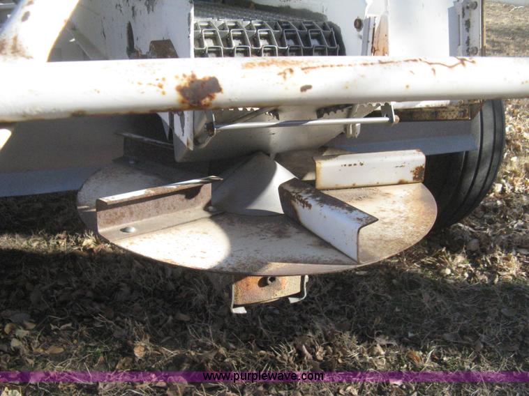 image for item I5740 Dempster Clipper 200S dry fertilizer spreader