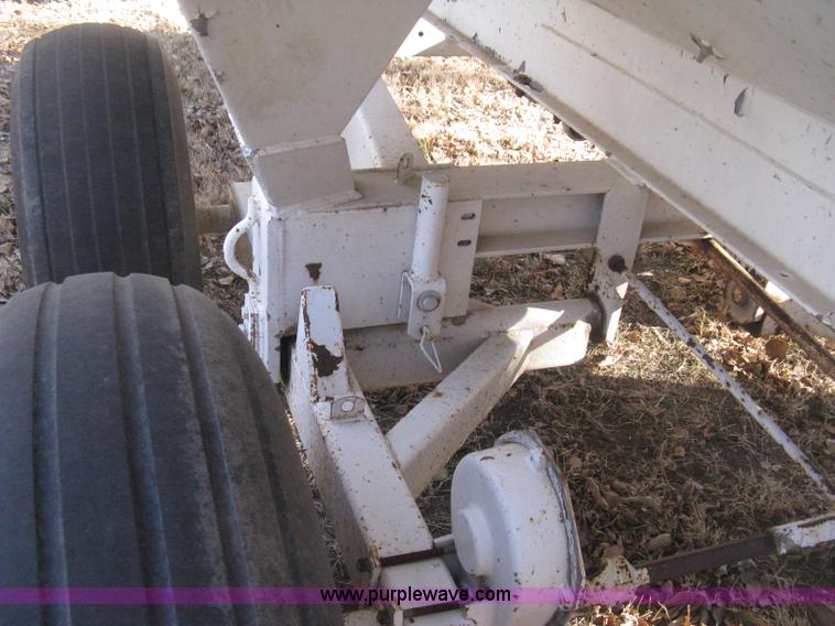 image for item I5740 Dempster Clipper 200S dry fertilizer spreader