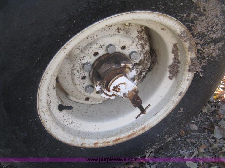 image for item I5740 Dempster Clipper 200S dry fertilizer spreader