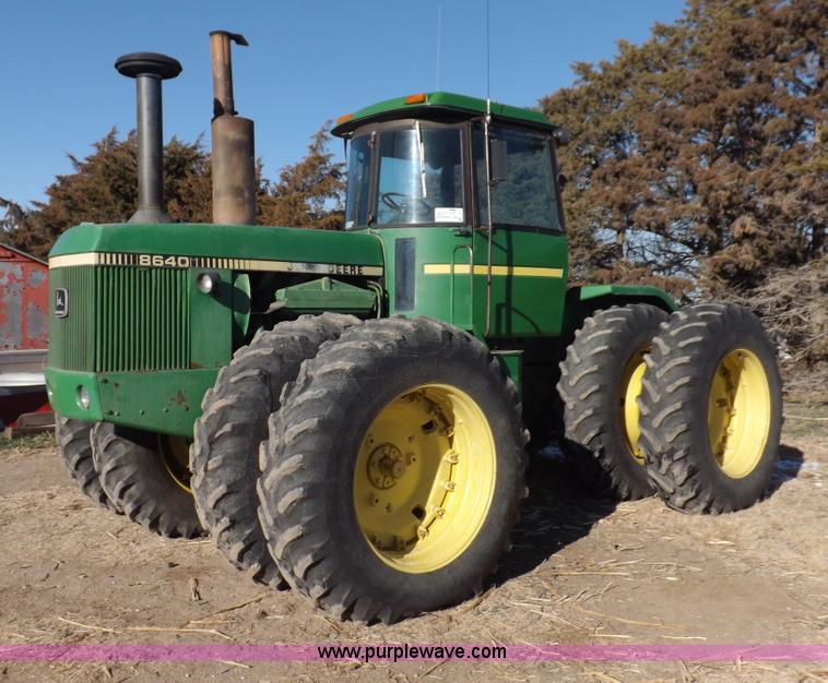 image for item I9218 1979 John Deere 8640 4WD tractor