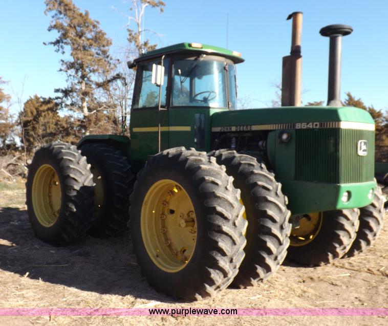 image for item I9218 1979 John Deere 8640 4WD tractor