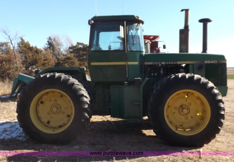 image for item I9218 1979 John Deere 8640 4WD tractor