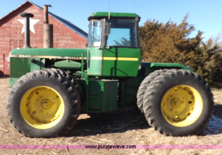 image for item I9218 1979 John Deere 8640 4WD tractor