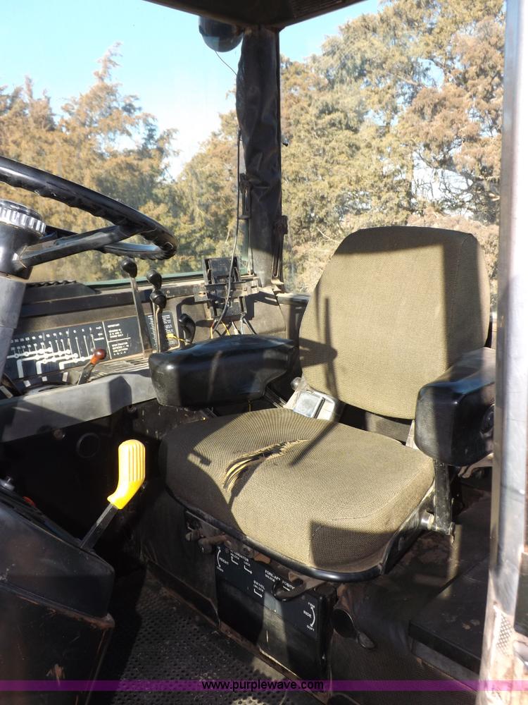 image for item I9218 1979 John Deere 8640 4WD tractor