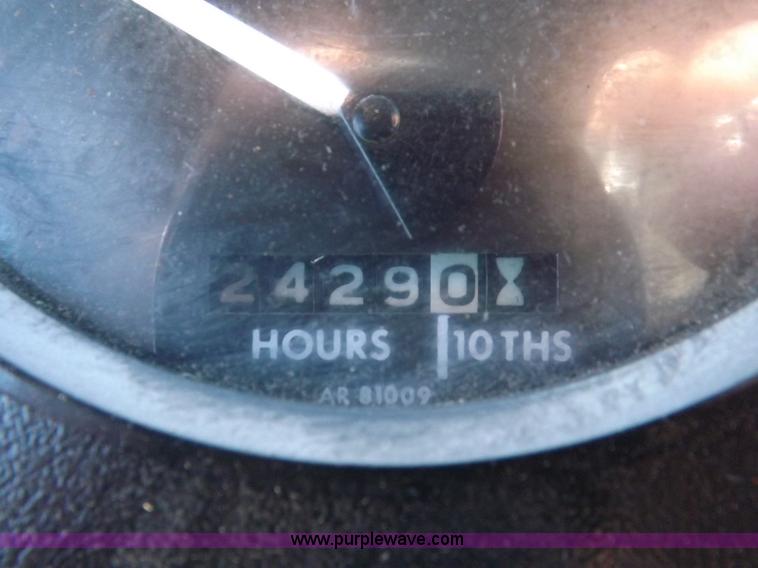 image for item I9218 1979 John Deere 8640 4WD tractor