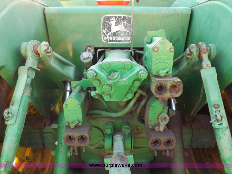 image for item I9218 1979 John Deere 8640 4WD tractor